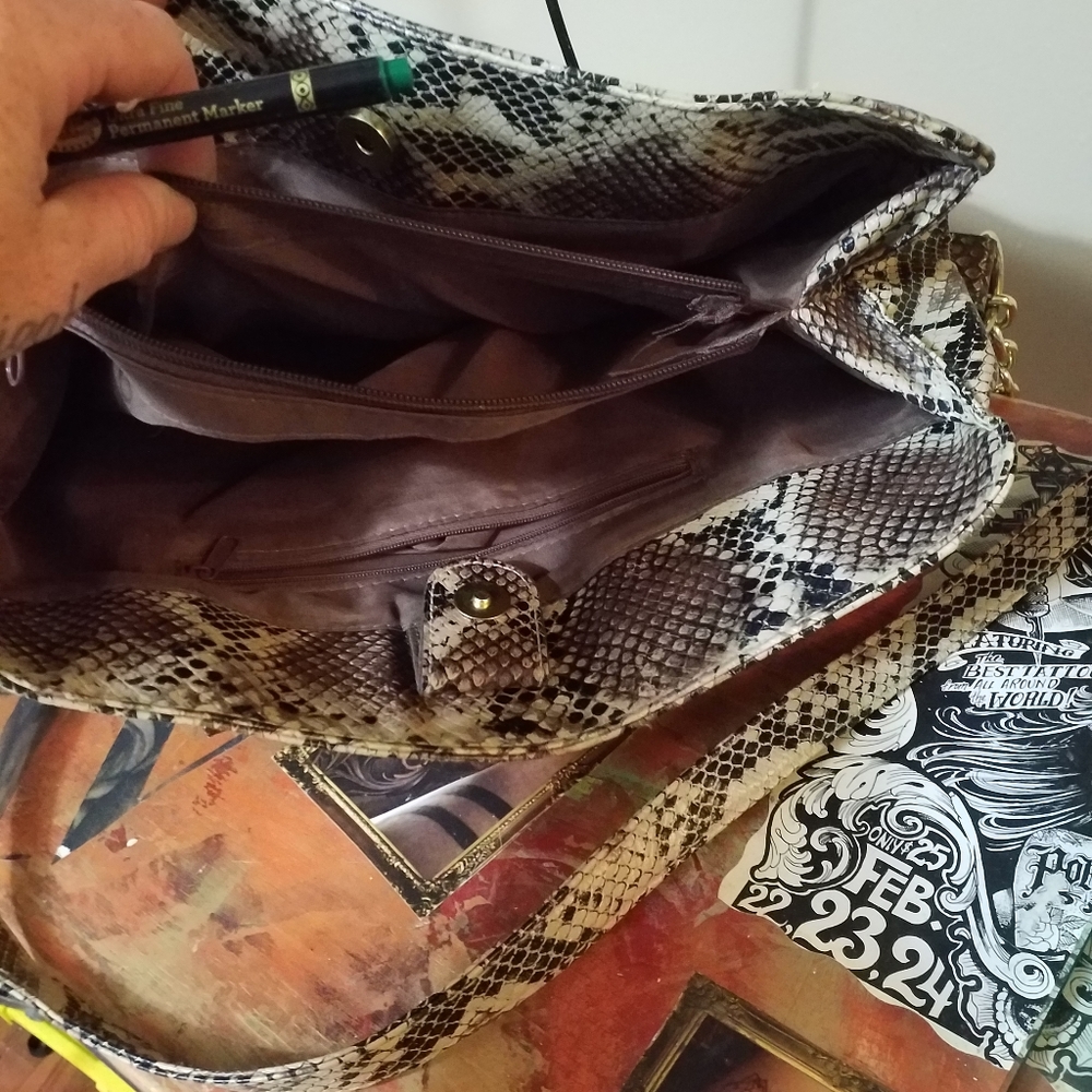 Beautiful pocketbook - Picture 4 of 4